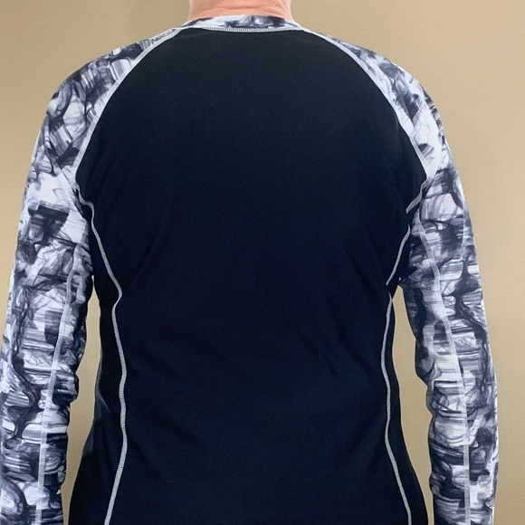 NWT Med Isnowood Rash Guard Women Swimsuit Long Sleeve Top UPF 50+ Nylon/Spandex - Picture 2 of 5